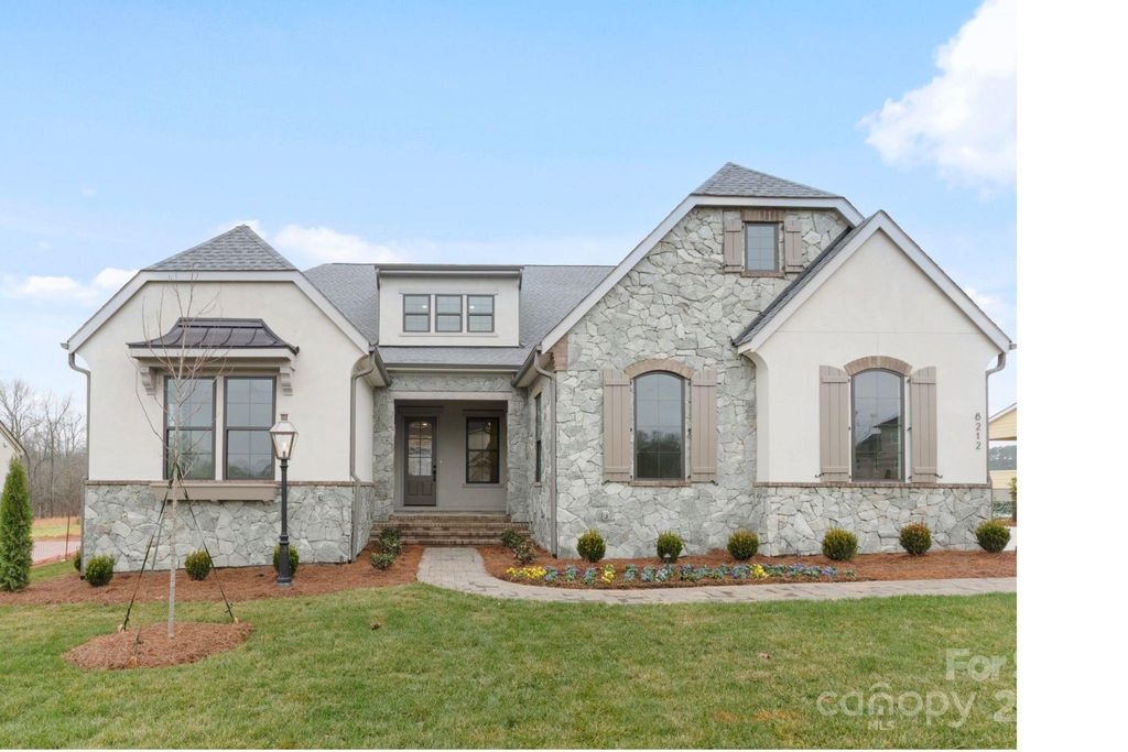 8212 Farm Crossing Lane, Huntersville, NC 28078