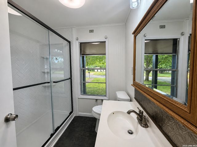 959 E IRELAND ST, Seguin, TX 78155