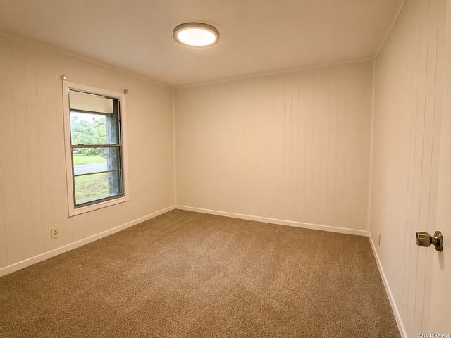 959 E IRELAND ST, Seguin, TX 78155