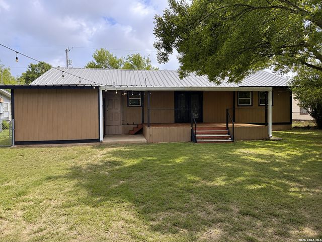 959 E IRELAND ST, Seguin, TX 78155