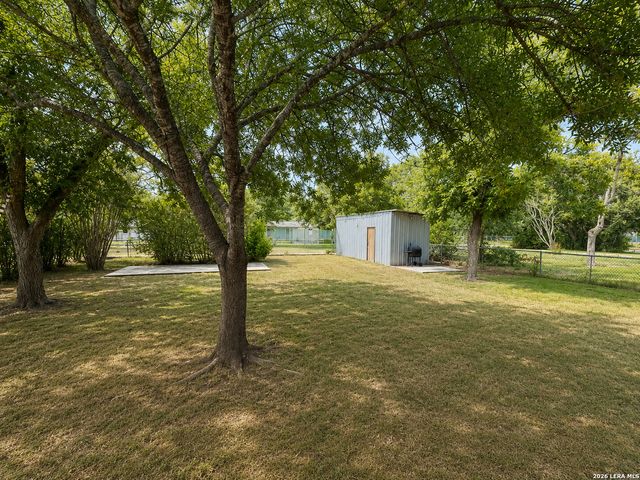 959 E IRELAND ST, Seguin, TX 78155
