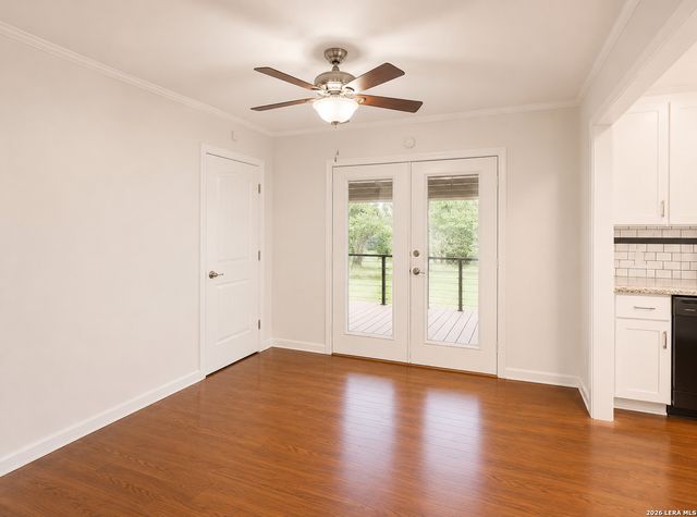 959 E IRELAND ST, Seguin, TX 78155