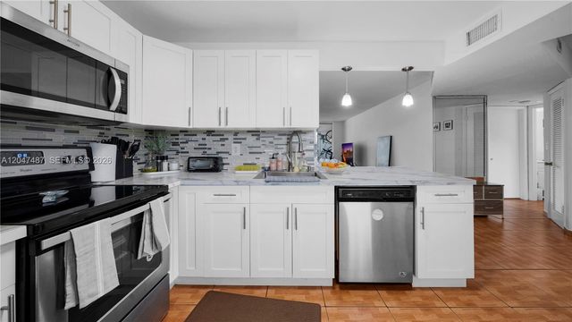 1101 NE 191st St H314, Miami, FL 33179