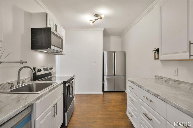 7613 Virginia Avenue, St Louis, MO 63111