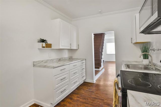 7613 Virginia Avenue, St Louis, MO 63111