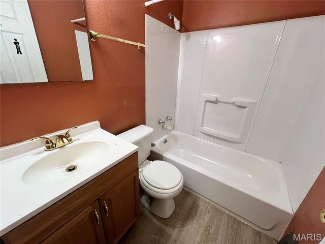 1208 Rapid, St Louis, MO 63137