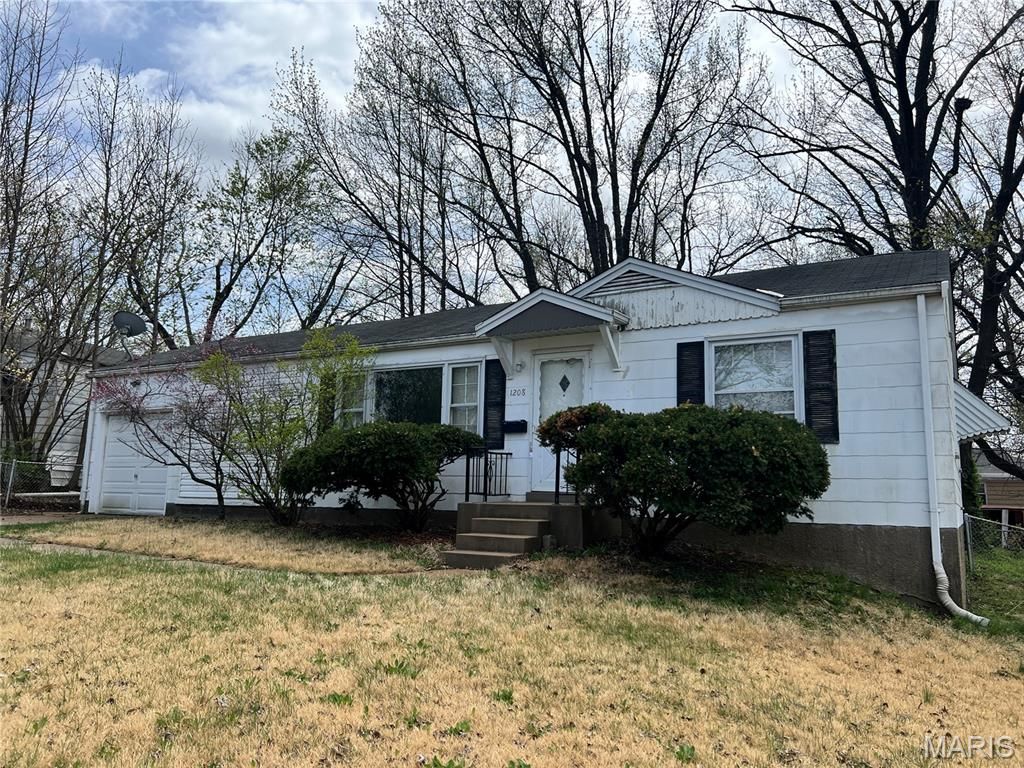 1208 Rapid, St Louis, MO 63137