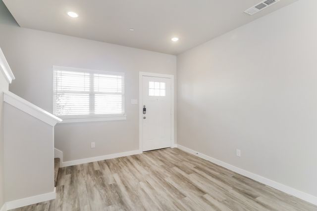 332 Niki Drive, Lewisville, TX 75057