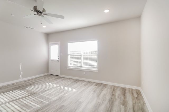 332 Niki Drive, Lewisville, TX 75057