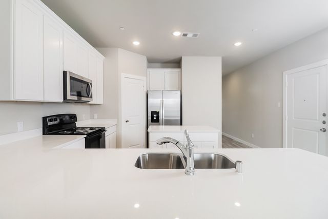 332 Niki Drive, Lewisville, TX 75057