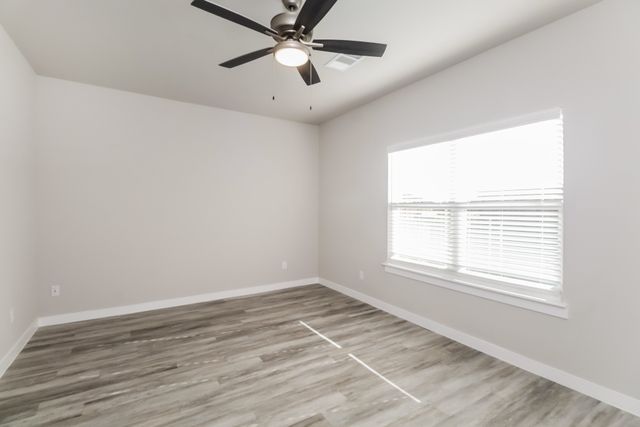 332 Niki Drive, Lewisville, TX 75057