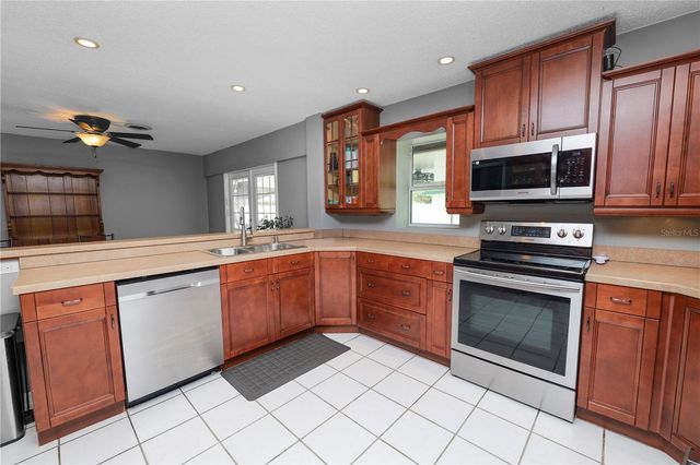 2646 HANDLEY BOULEVARD, Lakeland, FL 33803