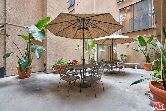 625 S Berendo Street 203, Los Angeles, CA 90005