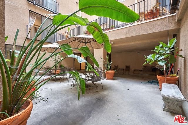 625 S Berendo Street 203, Los Angeles, CA 90005