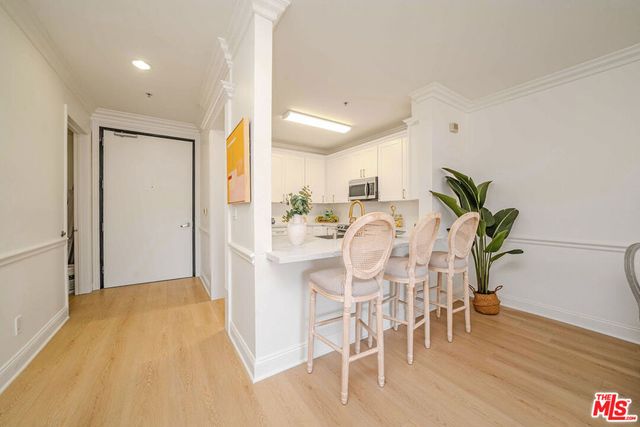 625 S Berendo Street 203, Los Angeles, CA 90005