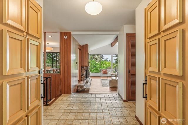 797 NW Culbertson Drive, Seattle, WA 98177