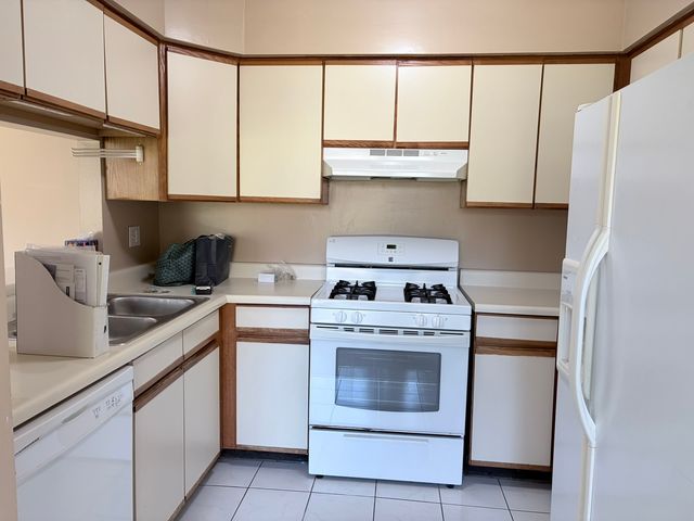 1428 W Sapphire Drive, Hoffman Estates, IL 60192