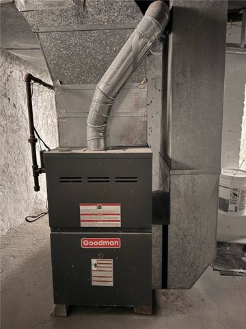 828 Frank, Mckees Rocks, PA 15136