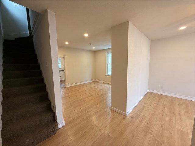 828 Frank, Mckees Rocks, PA 15136