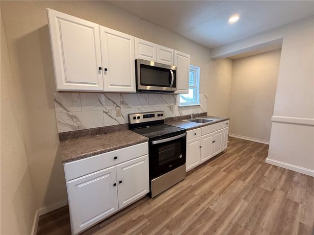 828 Frank, Mckees Rocks, PA 15136