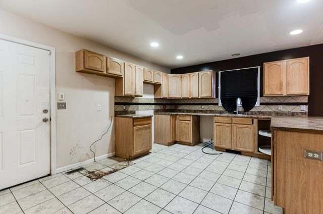 4002 Grand Boulevard, East Chicago, IN 46312