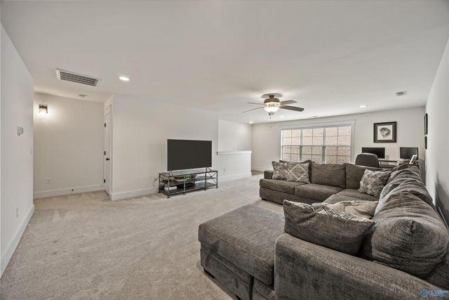6 Hidden Grove Circle, Huntsville, AL 35803