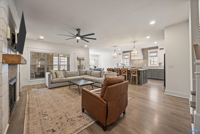 6 Hidden Grove Circle, Huntsville, AL 35803