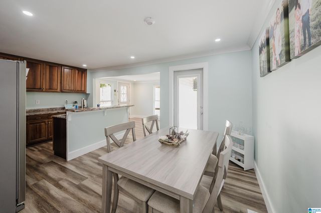 695 MOSS ROCK CIRCLE, Warrior, AL 35180
