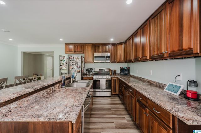 695 MOSS ROCK CIRCLE, Warrior, AL 35180