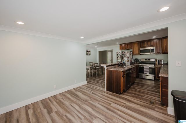 695 MOSS ROCK CIRCLE, Warrior, AL 35180
