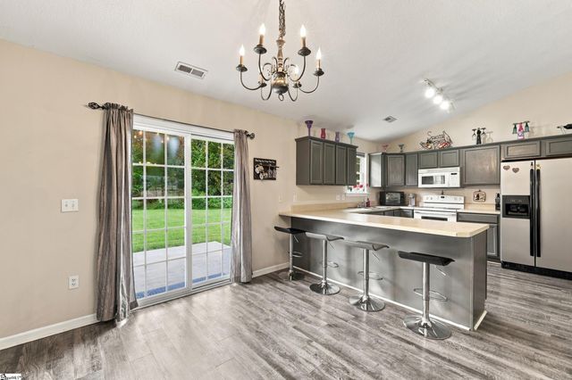 270 Chateau Street, Boiling Springs, SC 29316