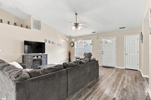 270 Chateau Street, Boiling Springs, SC 29316