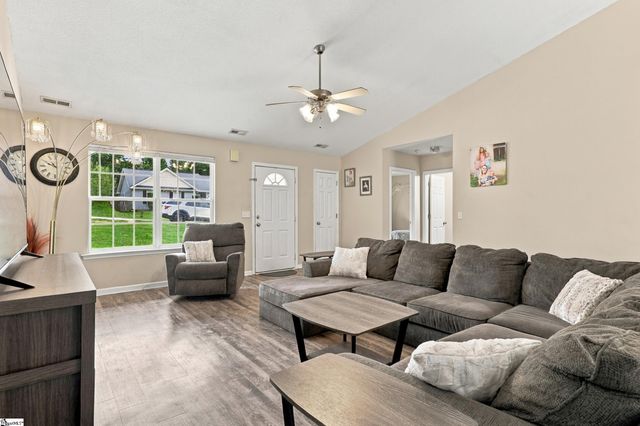 270 Chateau Street, Boiling Springs, SC 29316