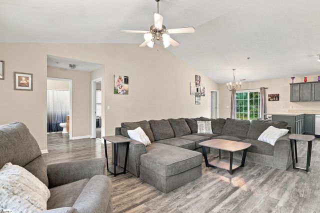 270 Chateau Street, Boiling Springs, SC 29316