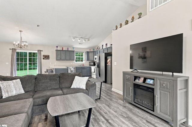 270 Chateau Street, Boiling Springs, SC 29316