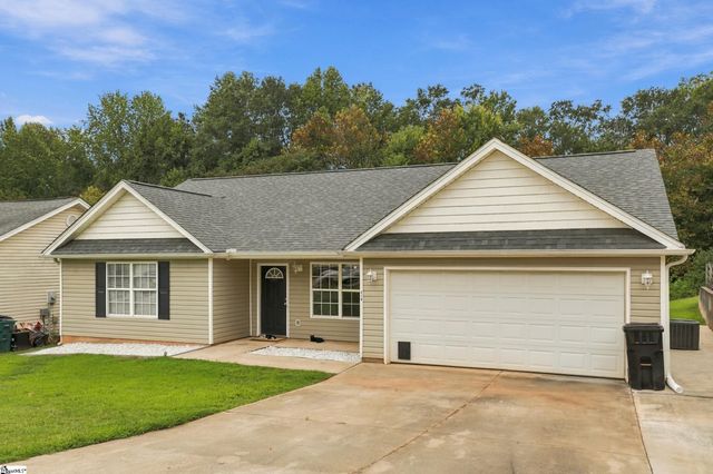 270 Chateau Street, Boiling Springs, SC 29316