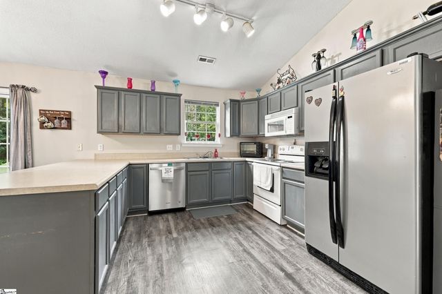 270 Chateau Street, Boiling Springs, SC 29316
