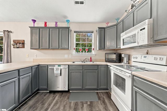 270 Chateau Street, Boiling Springs, SC 29316