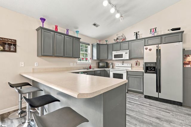 270 Chateau Street, Boiling Springs, SC 29316