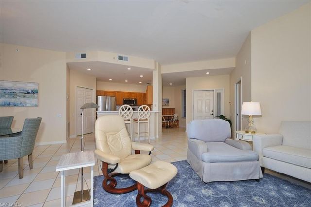 17040 Willowcrest WAY 301, Fort Myers, FL 33908