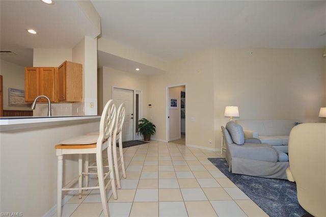 17040 Willowcrest WAY 301, Fort Myers, FL 33908