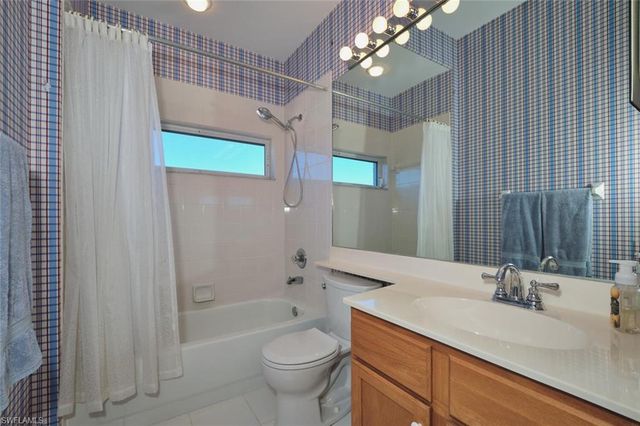 17040 Willowcrest WAY 301, Fort Myers, FL 33908