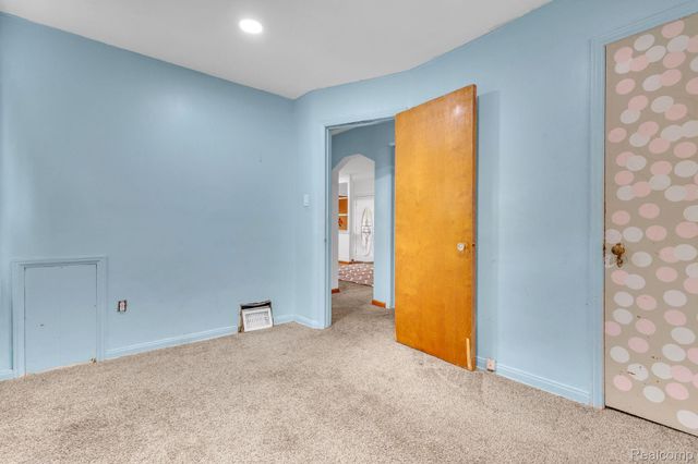 6300 Warwick Street, Detroit, MI 48228