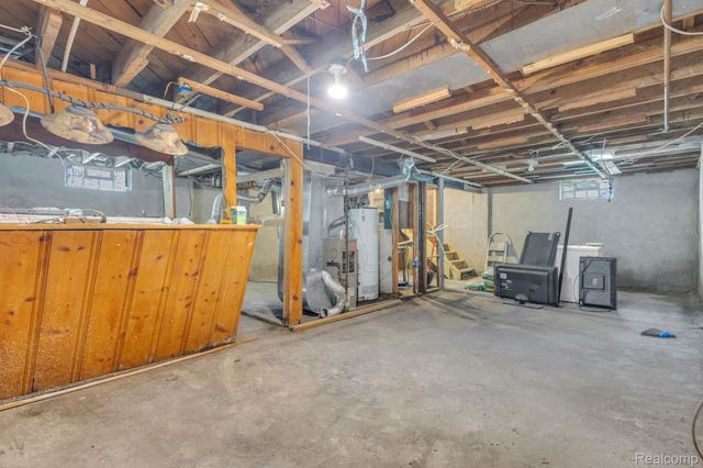 6300 Warwick Street, Detroit, MI 48228
