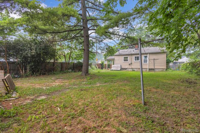 6300 Warwick Street, Detroit, MI 48228