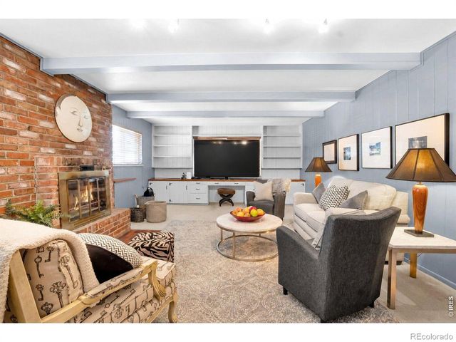 905 W 3rd Avenue, Broomfield, CO 80020