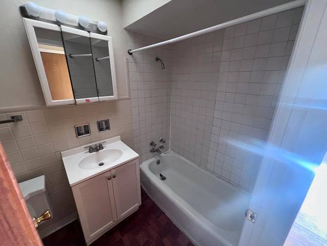 3117 S 48th Court 3E, Cicero, IL 60804