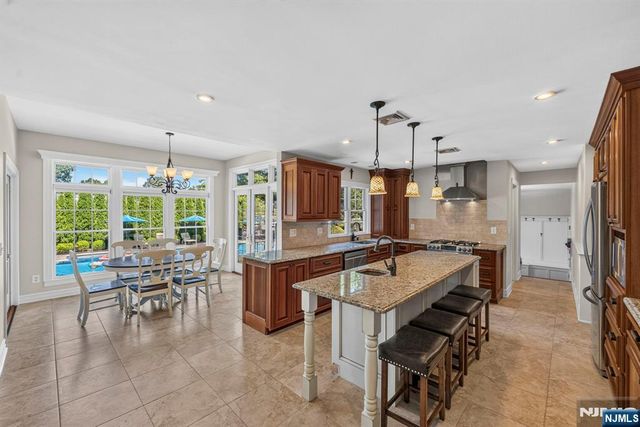 6 Park Lane, Jefferson Township, NJ 07438