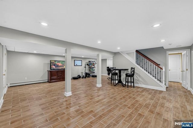 6 Park Lane, Jefferson Township, NJ 07438