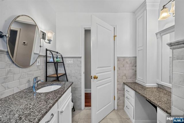 6 Park Lane, Jefferson Township, NJ 07438